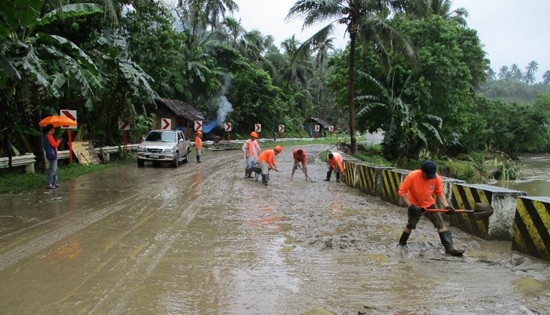 Urduja-affected road sections in Samar