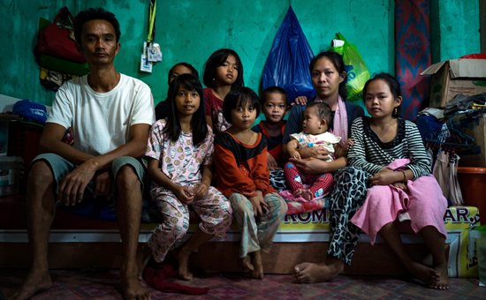A displaced family in Marawi