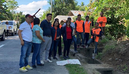 DPWH Leyte 2nd LED road maintenance team