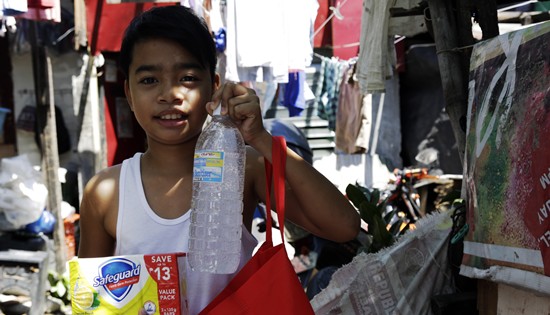 Save the Children Philippines supply distribution