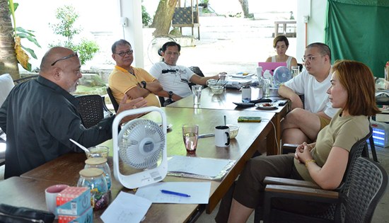 DAR regional director Reynaldo Anfone pays a courtesy visit to Samar governor Sharee Ann Tan