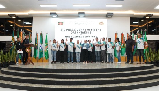 8ID press corps Oath-taking