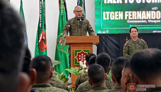 Commander of the Visayas Command 8ID visit